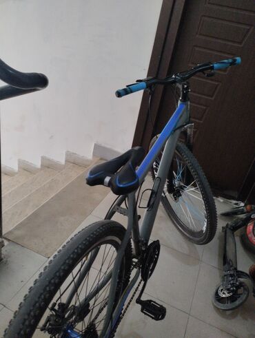 JMC: Şəhər və yüngül off-road üçün çox yönlü dağ/trek velosipedi