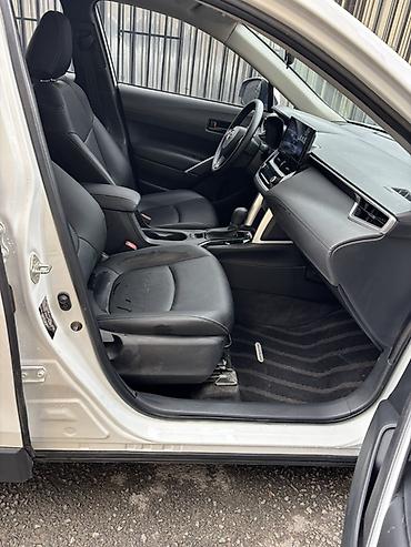 Toyota: Toyota Corolla Cross: 2025 г., 2 л, Автомат, Бензин — 4