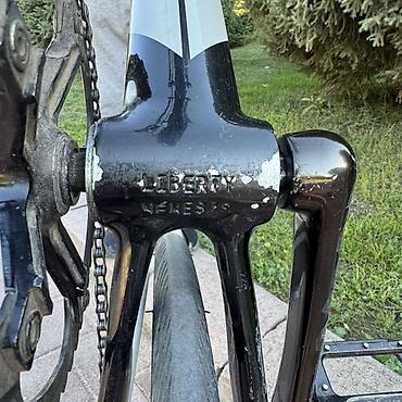 лисян 7: 🚲 Liberty Nemesis Track V2— оригинал Комплектация: • Карбоновый руль — 9