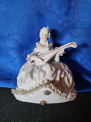 del boy figure: Nemacka nova figura dama sa mandolinom iz 70ih godina. Porcelanska — 7