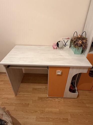 yapışqan panel: Для девочки и мальчика, Односпальная кровать, Письменный стол