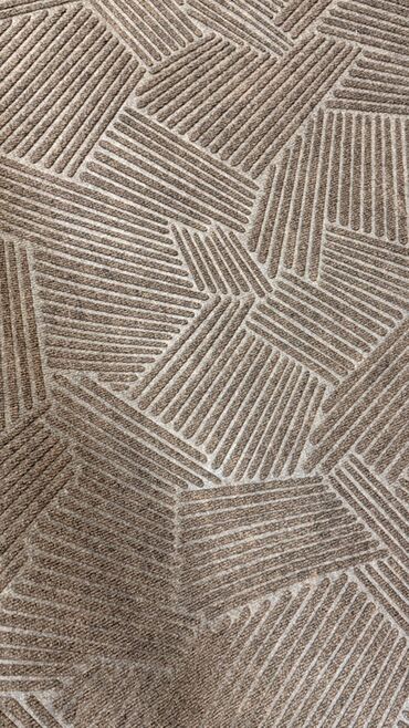 Ковролин: Ковролин на резиновой основе с рельефным геометрическим узором. В — 7