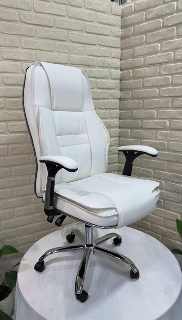 Ofis və oyun kresloları: Yeni, Təkərli, Qolları tənzimlənir, Dəri — 27