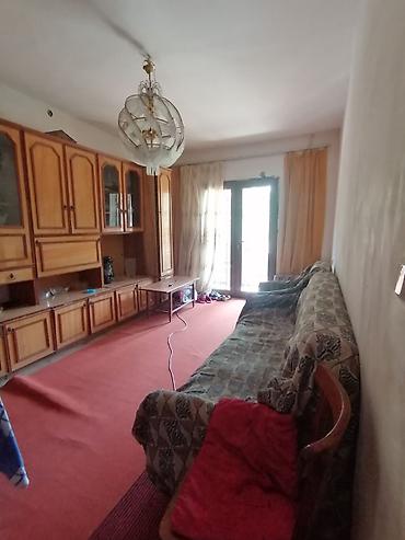 güneşli: Y. Günəşli qəs. 4 otaqlı Leninqrad layihə,hündür 1ci mərtəbədə işıqlı — 3