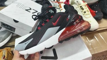 klompe sa vazdušnim đonom: Patike, Nike, veličina - 46
