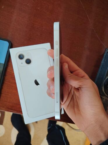 Apple iPhone: IPhone 13, 128 GB, Starlight — 9