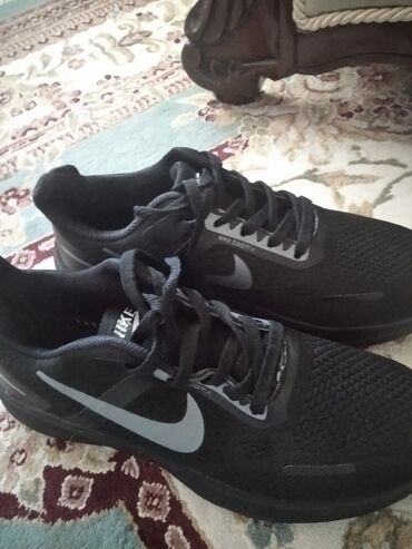 беговые красовки: Представляем универсальные кроссовки Nike Zoom Gravity 2 в черном