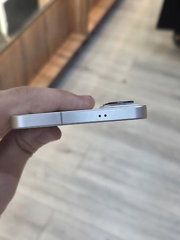 ачки с камерой: Samsung Galaxy S25+, Б/у, 256 ГБ, цвет - Белый, В рассрочку — 5