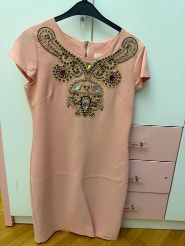 Ziyafət donu, Mini, XL (EU 42)