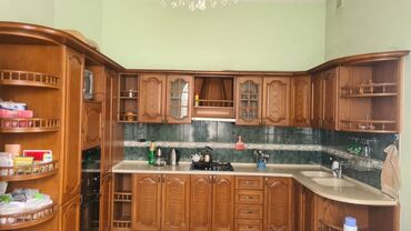 Digər kommersiya daşınmaz əmlakı: Badamdar da Hərbi qospitalın yanında 6 sotun içində olan 2 mərtəbli 5 — 20