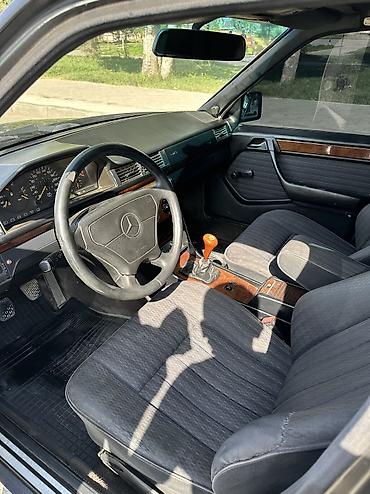 Унаа сатуу: Mercedes-Benz 220: 1993 г., 2.2 л, Кол менен иштөөчү, Бензин, Седан — 9