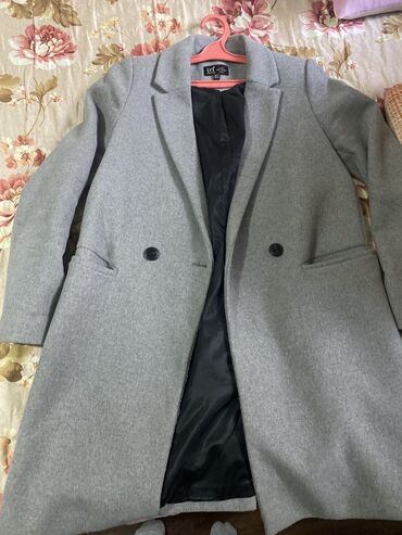 Пальто: Пальто Zara, M (EU 38), цвет - Серый