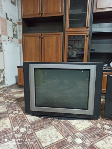 Телевизоры: Продаю телевизоры,рабочие. По 3000 сом