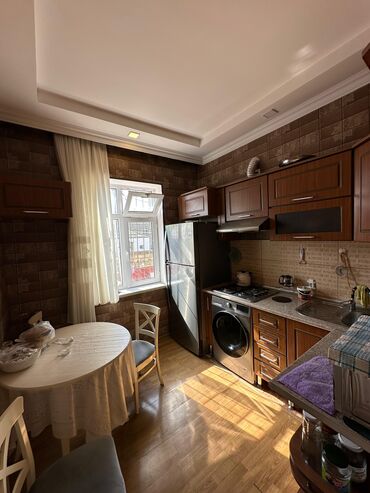 Otaqların satışı: Xirdalan ev yerlesme yerii yaxsi yerdedi.Satılır: 2 otaqlı mənzil üçün — 8