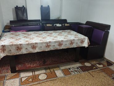 сабак окуганга стол: Стол жана отургуч комплекттери Ашкана, Колдонулган