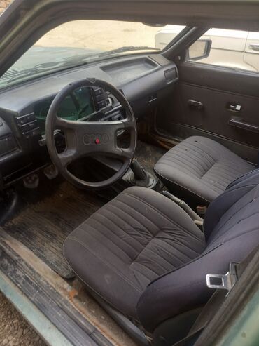 iphone 80: Audi 80: 1.8 l | 1984 il Sedan
