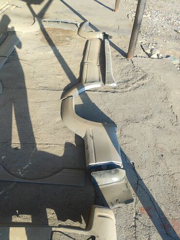 Бамперы и комплектующие: Накладка на бампер Toyota, Б/у, Оригинал — 9