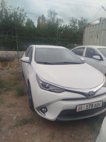 рынок подержанных автомобилей в германии: Toyota : 2019 г., 1.8 л, Робот, Гибрид, Седан