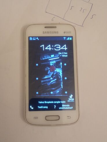 samsung s7262: Samsung Galaxy J1, 4 GB, rəng - Ağ