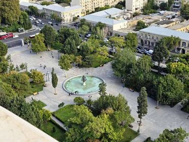 Uzunmüddətli kirayə mənzillər: Nəsimi Rayonu 28 May Metrosu Fərəh Mtk 4 otaq. Mərtəbə - 22/15 Otaq — 1