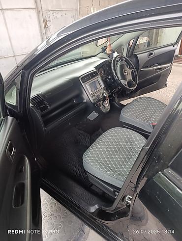 step vagon: Honda Stream: 2003 г., 1.7 л, Автомат, Минивэн — 8