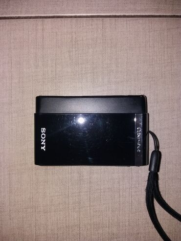 sony xperia e4: Sony Digitalni foto aparat sa slika. Potrebna samo baterija. 30e