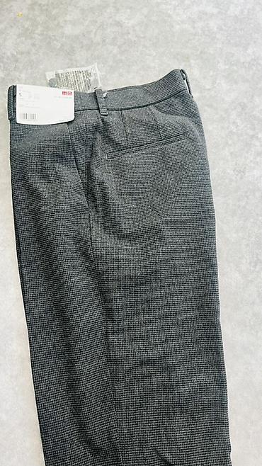 Женские укороченные брюки Uniqlo Smart Printed Ankle Pants - Модель at lalafo.kg Женские укороченные брюки Uniqlo Smart Printed Ankle Pants - Модель