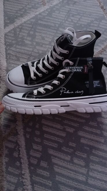 Women's Sneakers and athletic shoes: Кеды unisex новые, модные, качественные причина продажи: не подошел