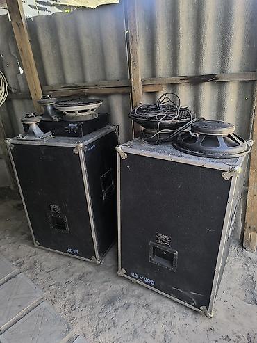 allen heath: Пара акустических систем напольного типа в туринг‑кейсах + комплект — 4