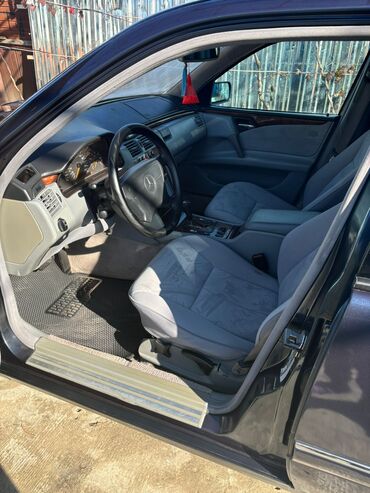 Mercedes-Benz: Mercedes-Benz E-Class: 2.4 l | 1998 il Sedan — 4