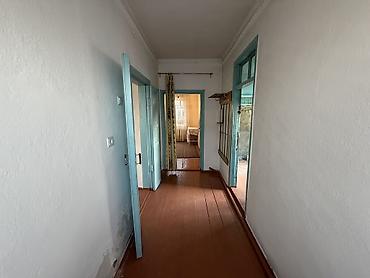 Продажа коттеджей и домов: 🏡 **ПРОДАЁТСЯ ДОМ!** 📍 **Коммунаров** 🛏 3 комнаты 📐 Площадь дома — 5