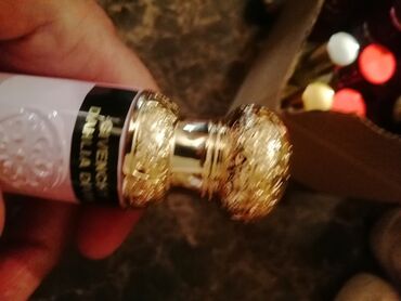 Ətriyyat: Məhsul: Kiçik ölçülü sprey ətirlər (şüşə fişkali flakonlar) Təsvir: - — 7