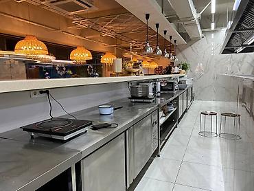 Другое оборудование для кафе, ресторанов: Изделия из нержавейки, стол холодильник, стол кондитерский, стол — 5