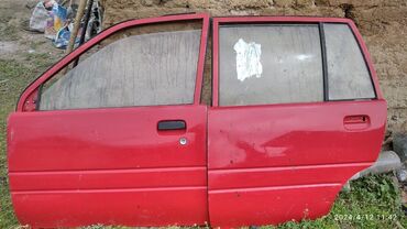 Автозапчасти: Задняя левая дверь Daihatsu Б/у, цвет - Красный,Оригинал