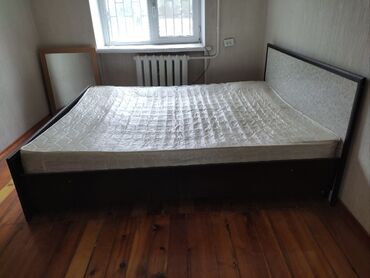 двух этажный кроват: Двуспальная Кровать, Б/у