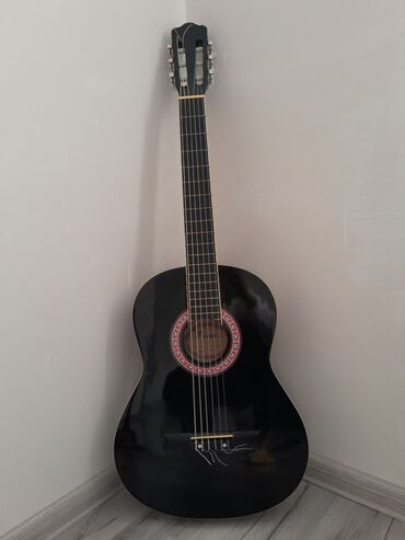 Ukulele: Klassik gitara, Yeni, Ünvandan götürmə