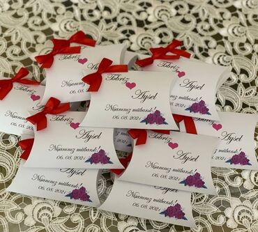 Xonça: Xonca ucun paylama konfetler sifarisle bezedilir.Sifarisler en az 1 — 8