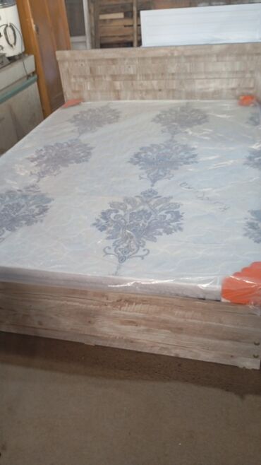 Односпальные кровати: Представлена кровать с мягким изголовьем, выполненная в сером цвете — 15