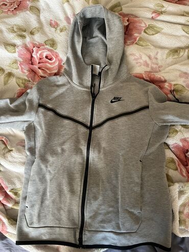 национальные головные уборы: Мужской спортивный костюм, S (EU 36), Nike, Б/у, цвет - Серый, Бесплатная доставка