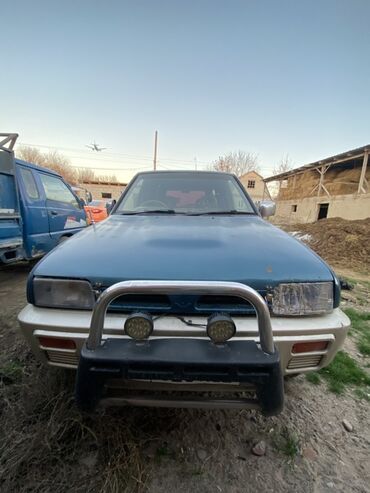 Nissan: Внедорожник 5‑дверный, цвет сине‑бежевый (двухцветный кузов) — 3