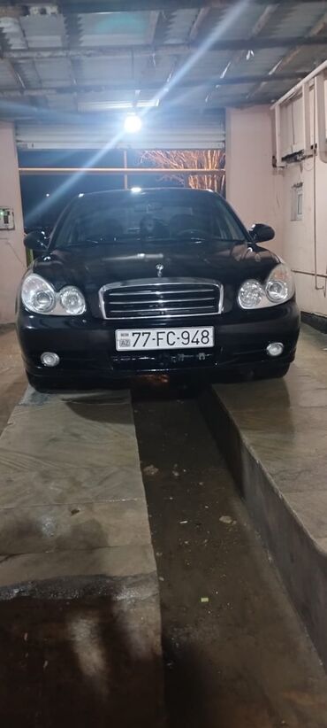 hyundai oluxana bakı: Hyundai Sonata: 2 л | 2004 г. Седан