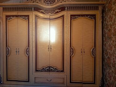 qapi plasmas: İşlənmiş, Açılan, 6 qapı Düz dolab, Dolab-asılqan, Malayziya