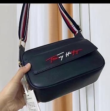 барсетки томми: Сумка через плечо Tommy Hilfiger темно‑синего цвета - Фурнитура — 3