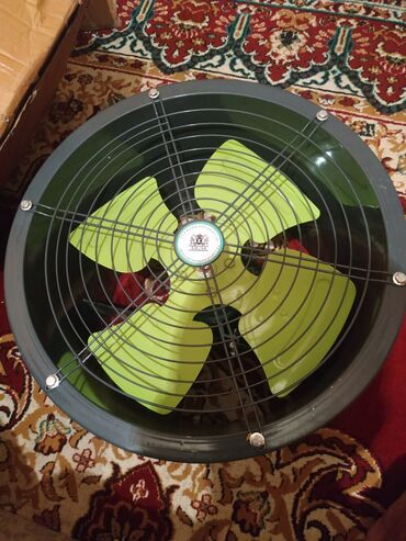 Оборудование для бизнеса: Продаю вентилятор можно использовать для вытяжки воздуха а также в