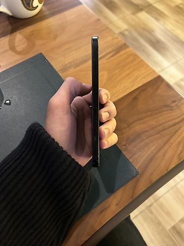 iphone 15 adapter: IPhone 15, Qara, Simsiz şarj — 5
