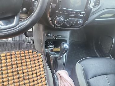 wuling mini ev: Krossover Samsung QM3 (Renault Captur) в ярком красно‑черном — 5