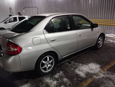 шипованные шины б у: Toyota Prius: 2001 г., 1.5 л, Автомат, Гибрид, Седан