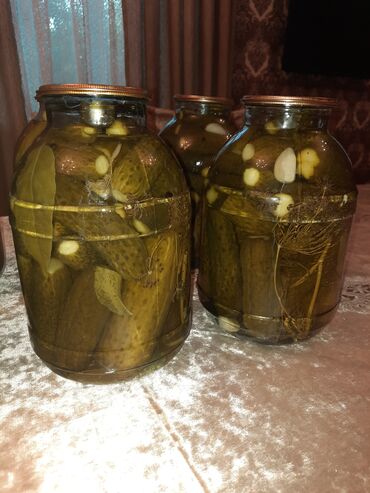 Turşular: Şüşə bankalarda pomidor turşusu satışa çıxarılır. Hər bankada qırmızı -da lalafo.az — 7 Turşular: Şüşə bankalarda pomidor turşusu satışa çıxarılır. Hər bankada qırmızı — 7