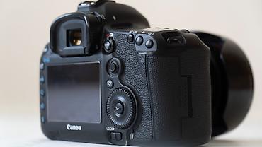 карышкыр фото: Canon 5D mark ||| В комплекте есть зарядка и доп батарейка — 3