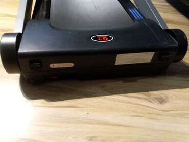 Trake za trčanje: Traka za trčanje (električna) - Kompaktna kućna traka sa LCD — 10